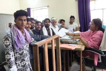 Mandava Jhunjhunu : पहलगांव में हुई घटना को लेकर प्रधानमंत्री के नाम एसडीएम को ज्ञापन
