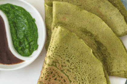 Moong Dal Chilla Recipe: सिर्फ 10 मिनट में तैयार करें मूंग दाल चीला, जो सेहत के लिए भी काफी फायदेमंद रहेगा